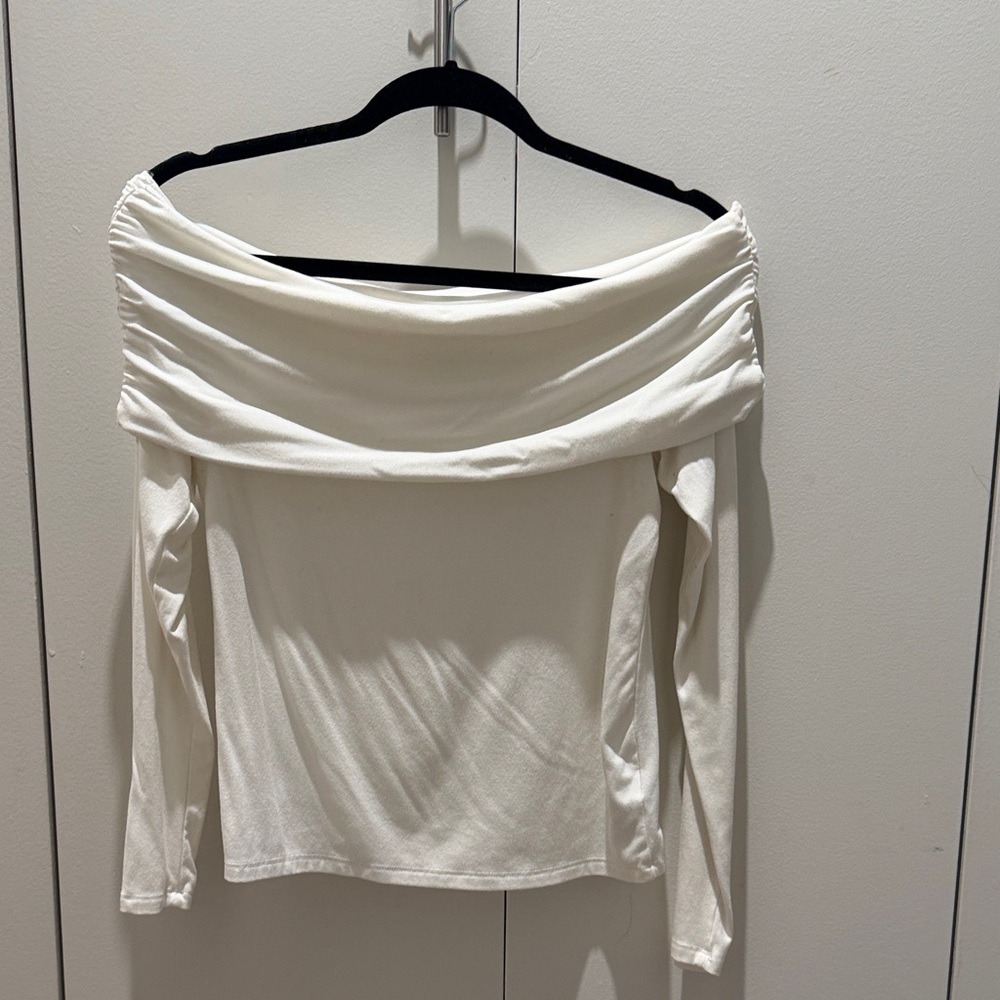 Sanctuary Cream Off-Shoulder Blouse